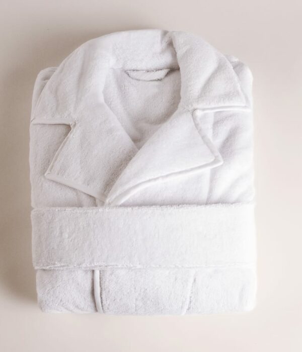 Bathrobe with notched collar