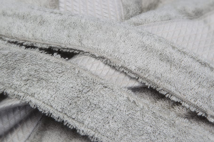 Bathrobe with shawl collar - Image 2