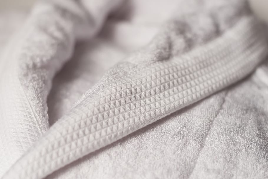 Bathrobe with shawl collar - Image 3