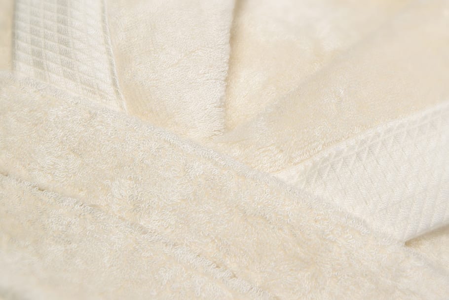 Bathrobe with shawl collar - Image 4