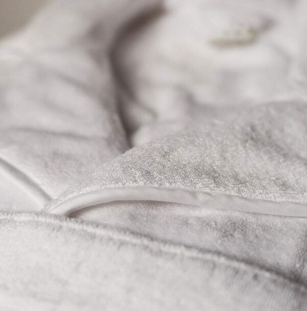 Bathrobe with notched collar - Image 3